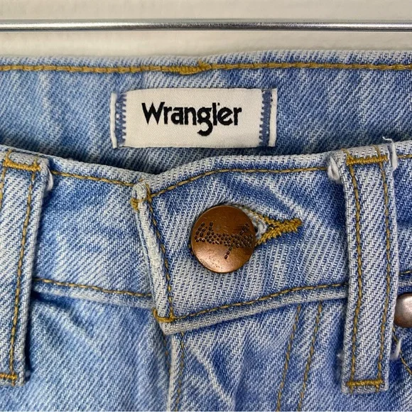 Wrangler Wanderer High Rise Women's Shorts 26x34 Light Wash Raw Hem Distressed - Picture 3 of 11